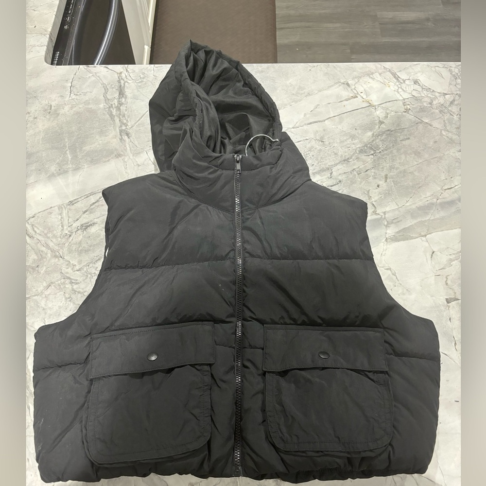 DIVIDED by H&M Black Vest Women’s Size M